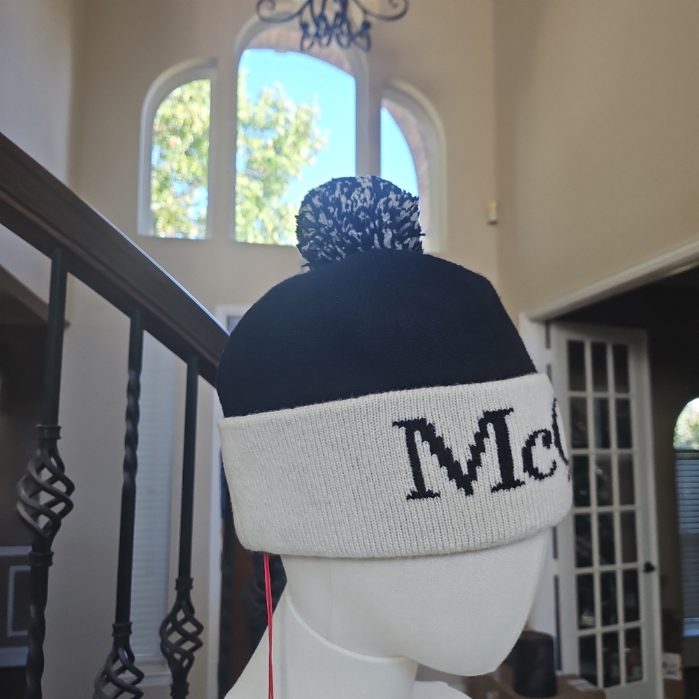 Alexander McQueen Monochrome Logo Beanie - Picture 8 of 9